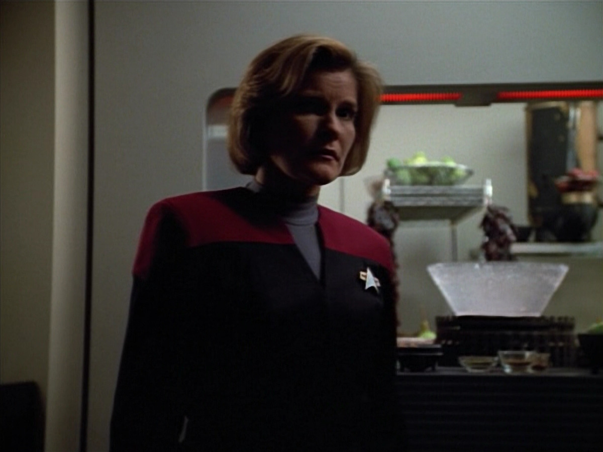 extant_StarTrek_VOY_4x13-WakingMoments_00232.jpg
