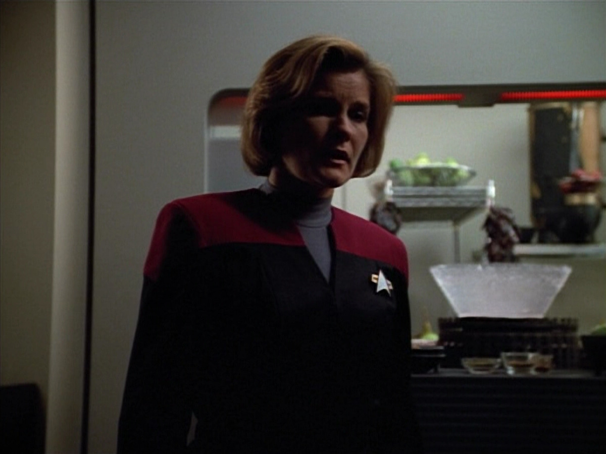 extant_StarTrek_VOY_4x13-WakingMoments_00233.jpg