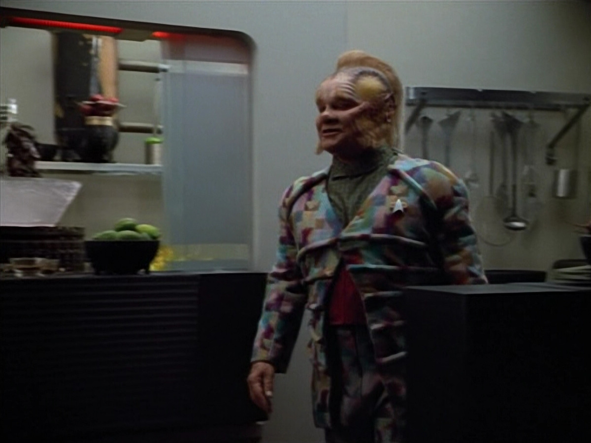 extant_StarTrek_VOY_4x13-WakingMoments_00240.jpg