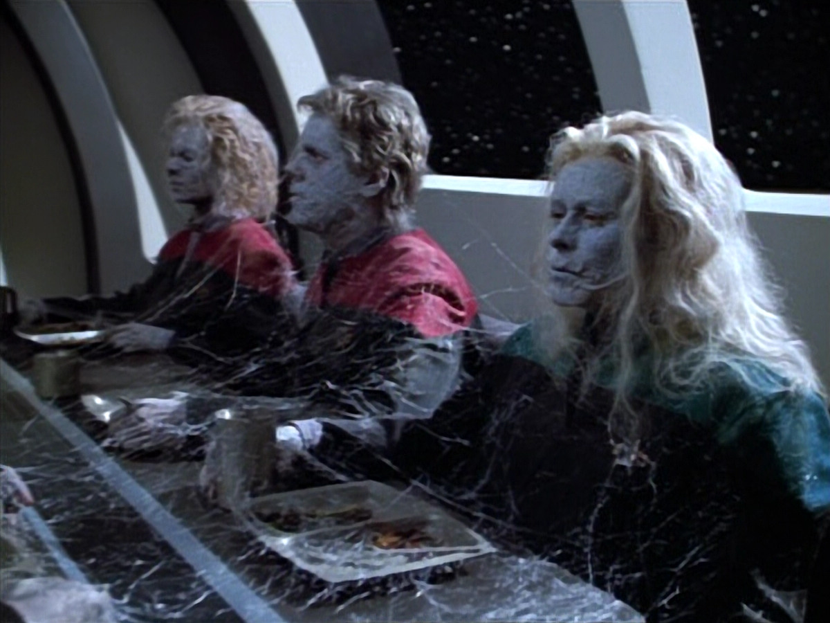 extant_StarTrek_VOY_4x13-WakingMoments_00272.jpg
