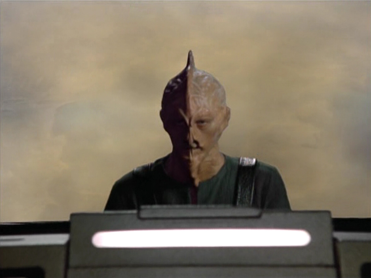 extant_StarTrek_VOY_4x13-WakingMoments_00352.jpg