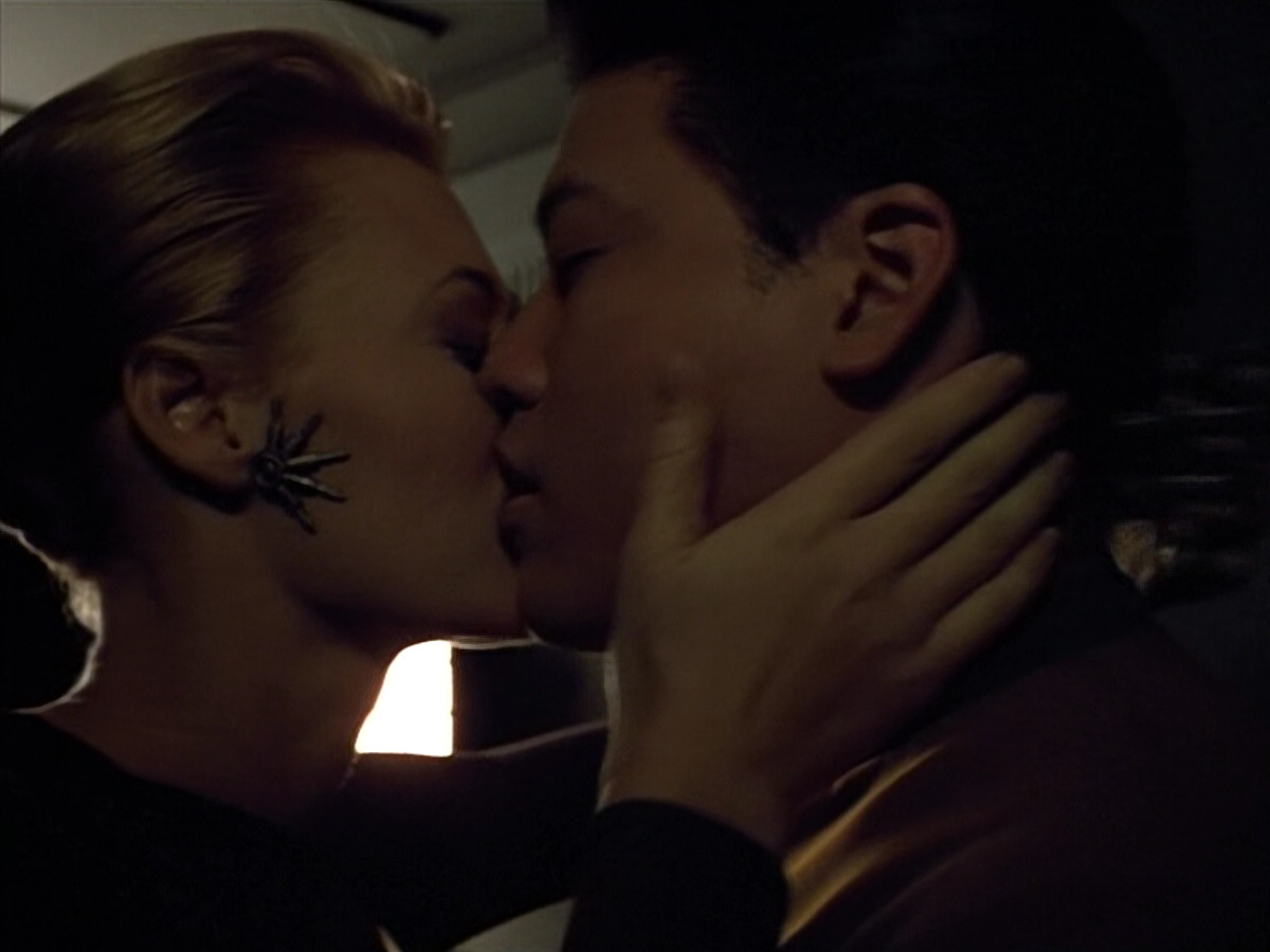 extant_StarTrek_VOY_4x13-WakingMoments_00356.jpg