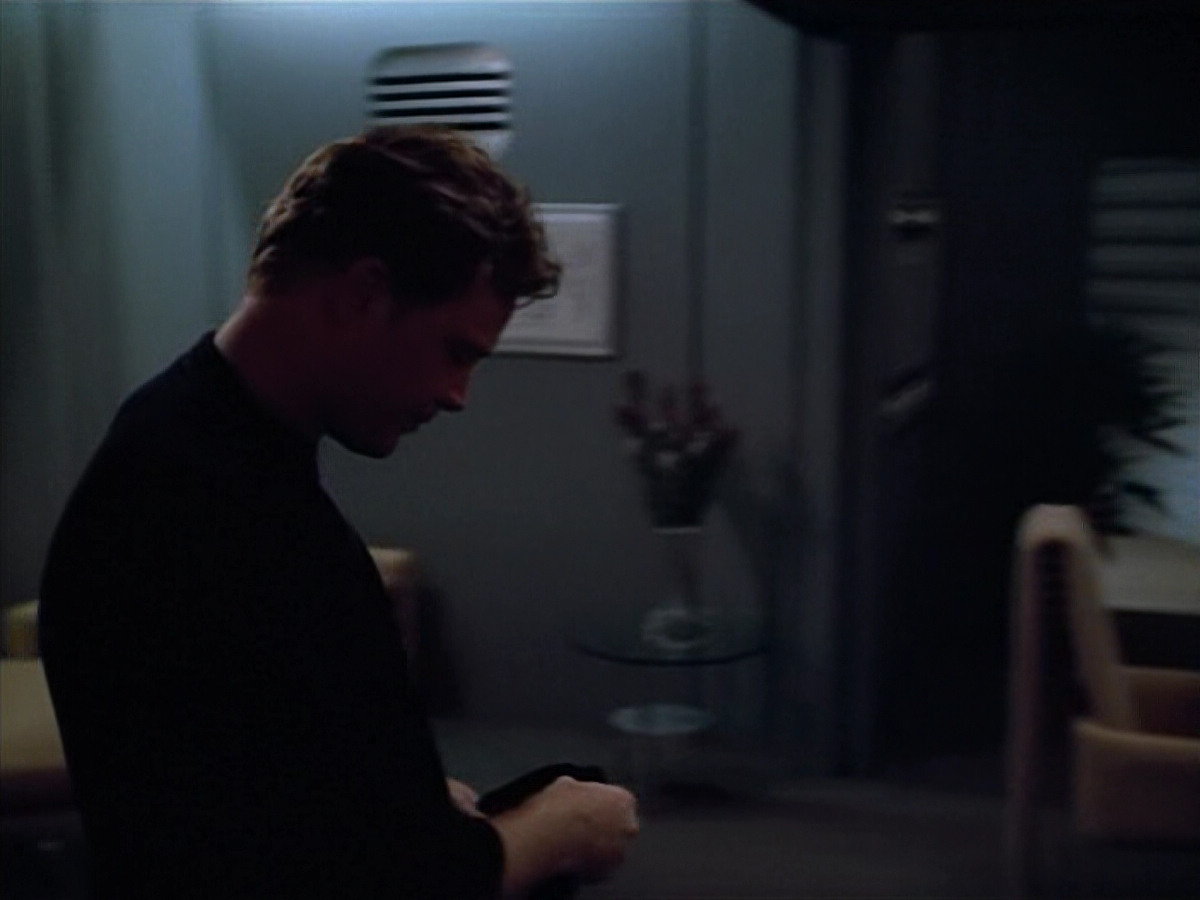 extant_StarTrek_VOY_4x13-WakingMoments_00566.jpg