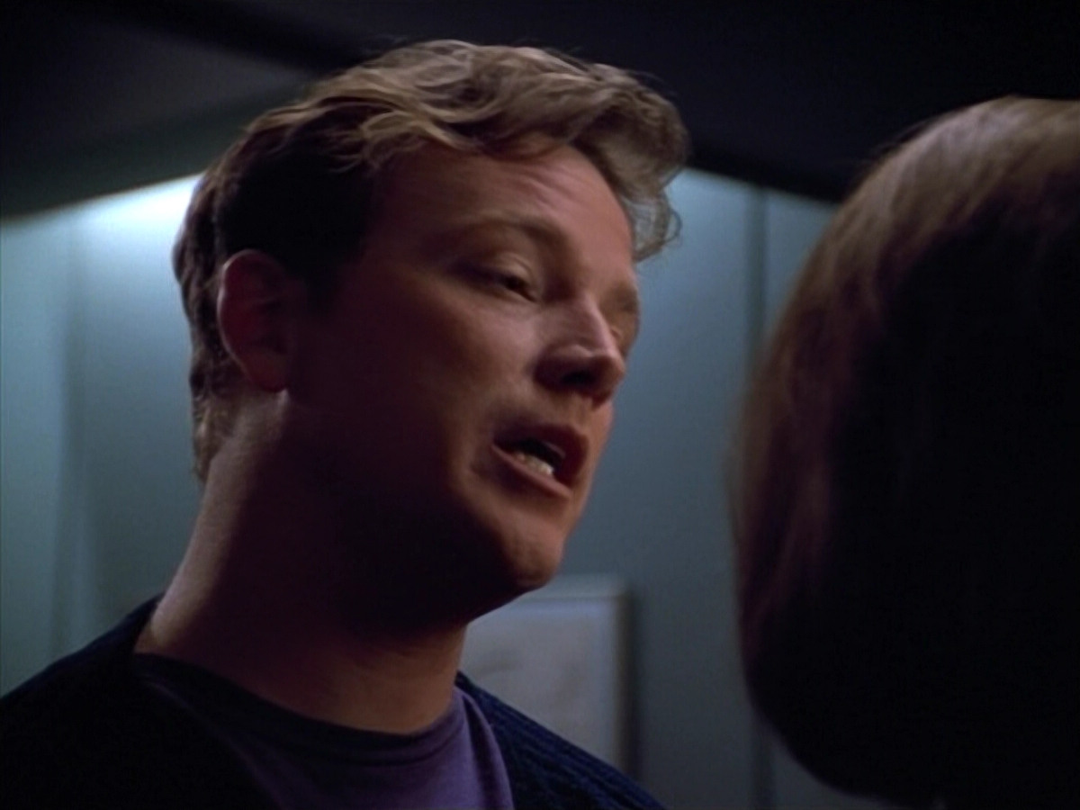 extant_StarTrek_VOY_4x13-WakingMoments_00695.jpg