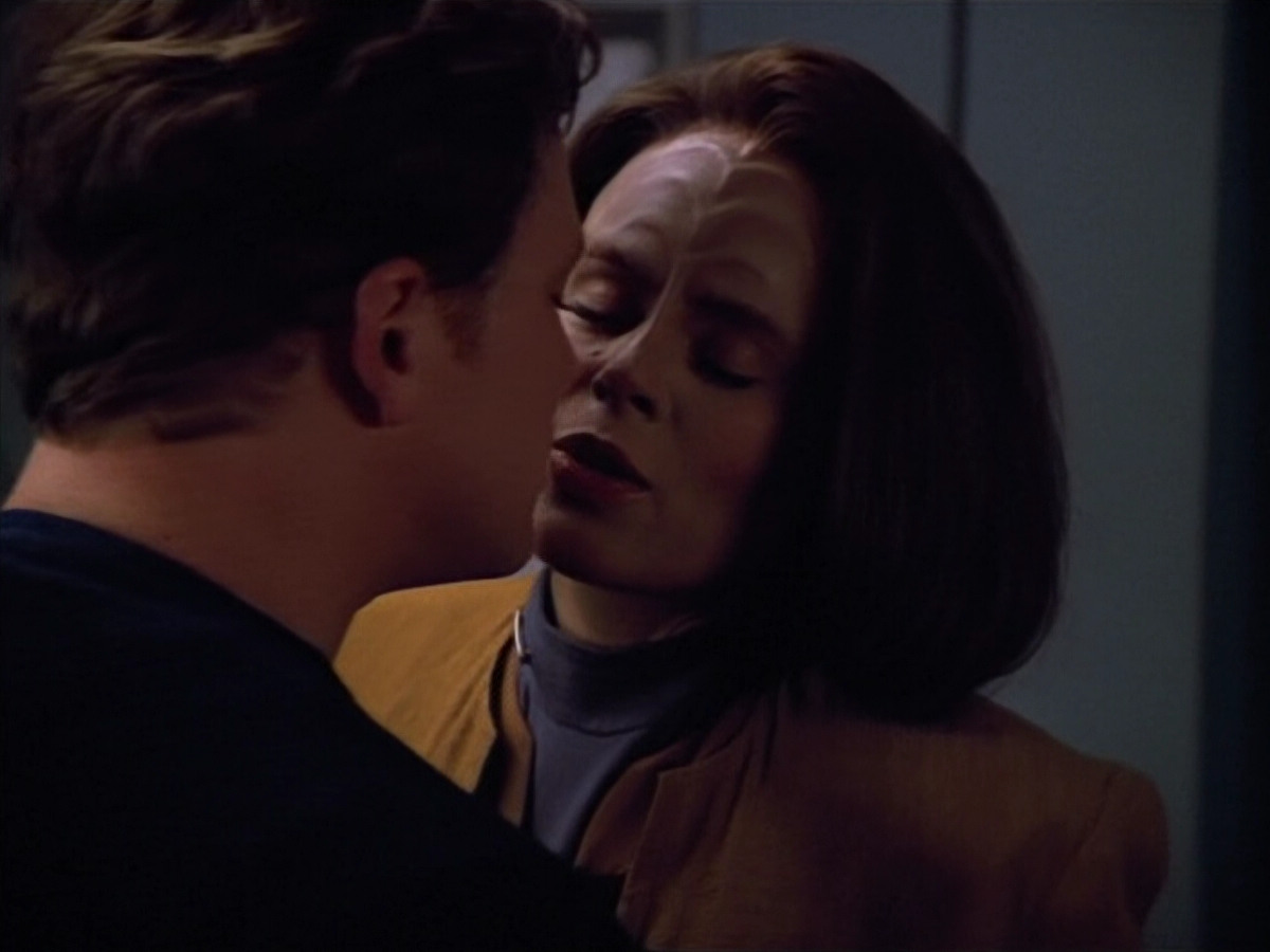 extant_StarTrek_VOY_4x13-WakingMoments_00725.jpg