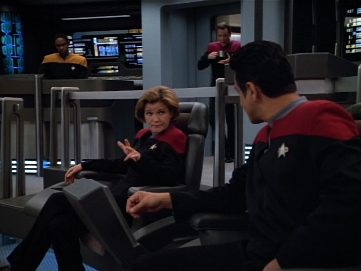 extant_StarTrek_VOY_4x13-WakingMoments_00867.jpg
