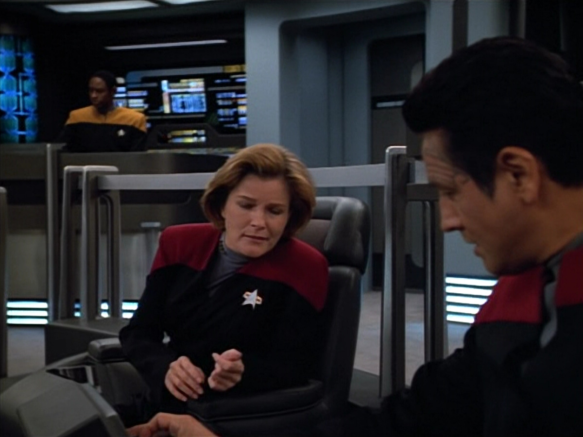 extant_StarTrek_VOY_4x13-WakingMoments_00875.jpg