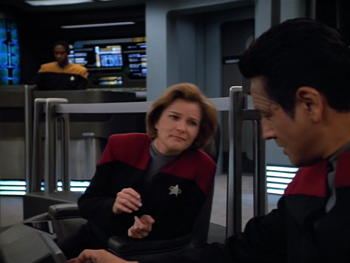 extant_StarTrek_VOY_4x13-WakingMoments_00876.jpg