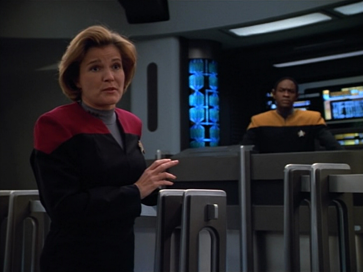 extant_StarTrek_VOY_4x13-WakingMoments_00954.jpg