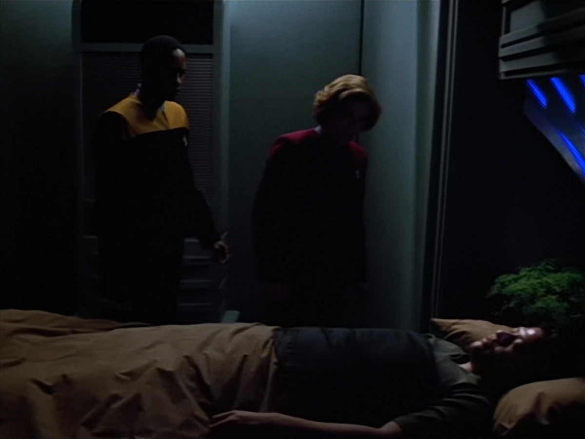 extant_StarTrek_VOY_4x13-WakingMoments_01101.jpg