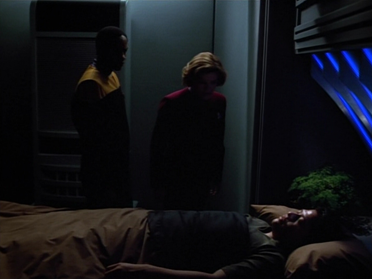 extant_StarTrek_VOY_4x13-WakingMoments_01102.jpg