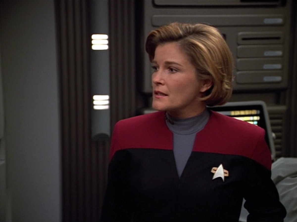 extant_StarTrek_VOY_4x13-WakingMoments_01177.jpg