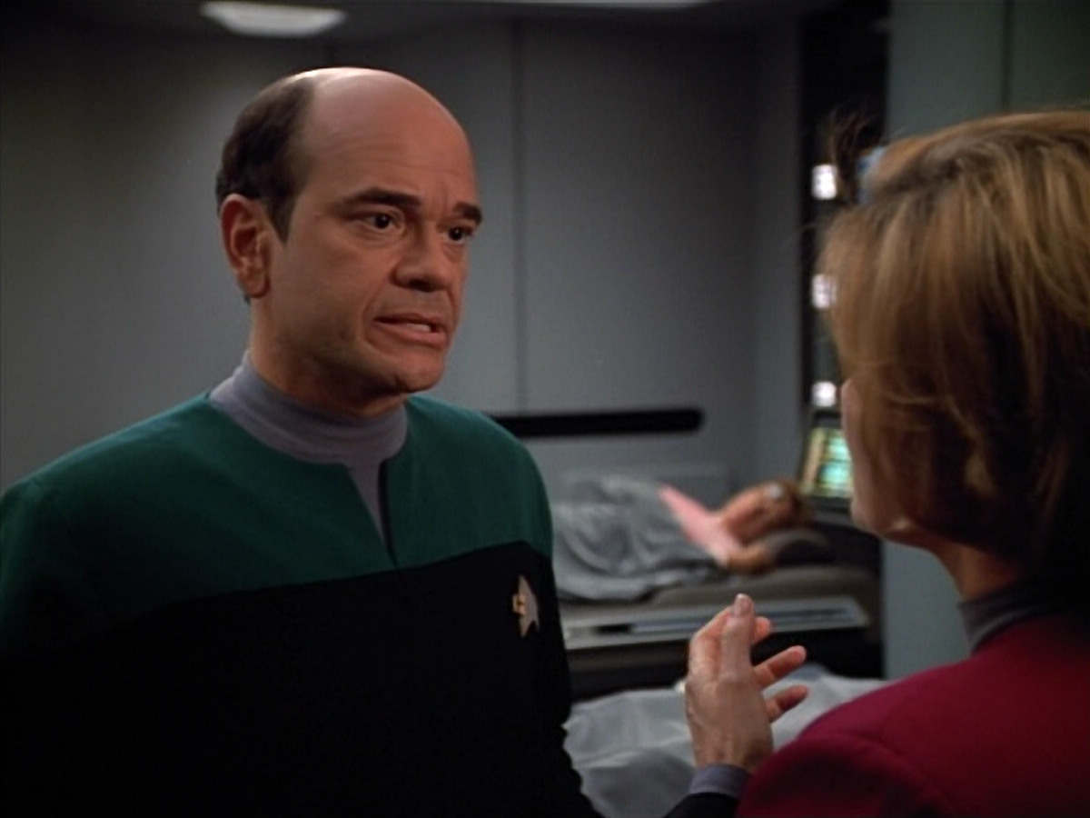 extant_StarTrek_VOY_4x13-WakingMoments_01199.jpg