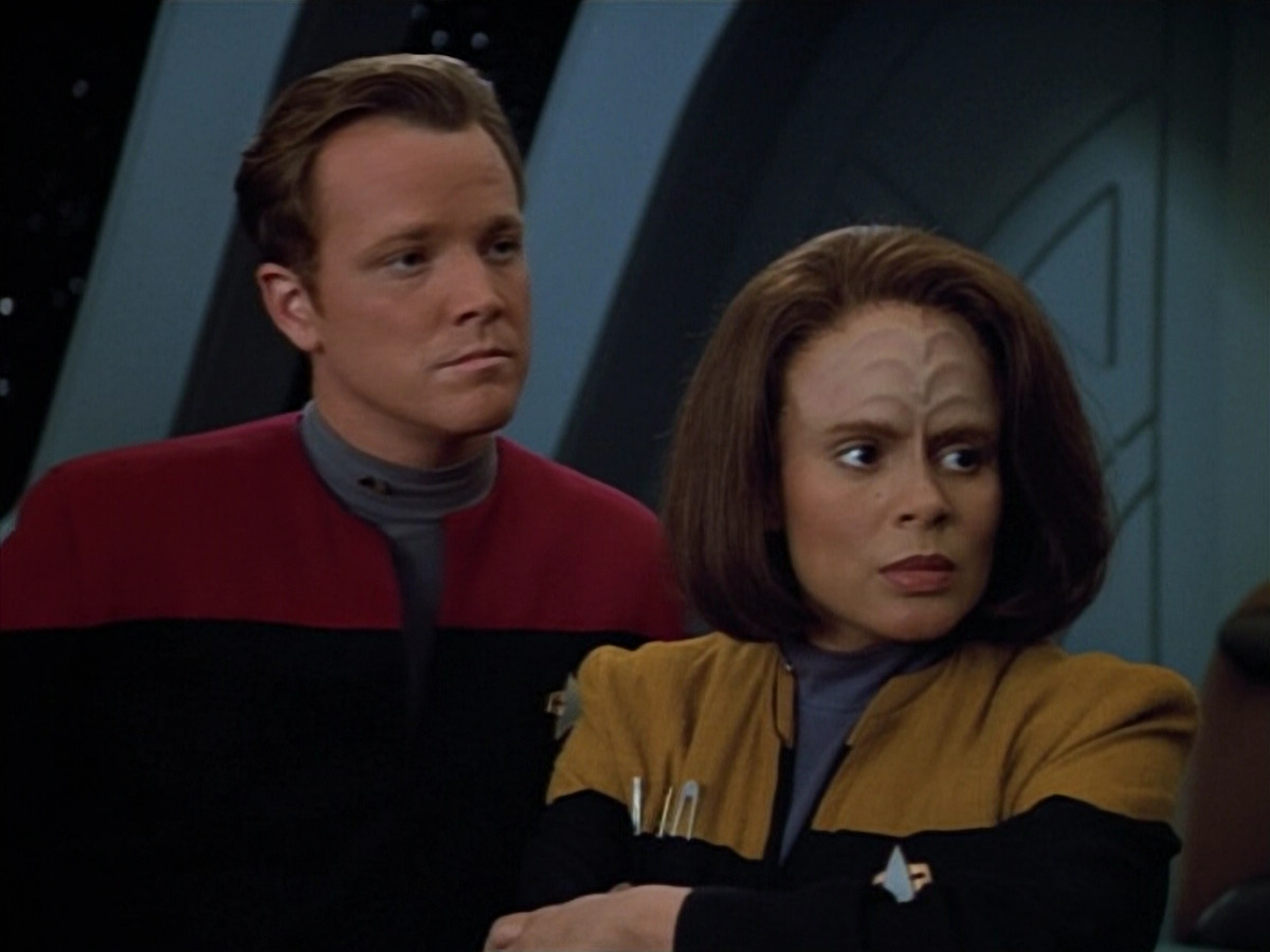 extant_StarTrek_VOY_4x13-WakingMoments_01408.jpg