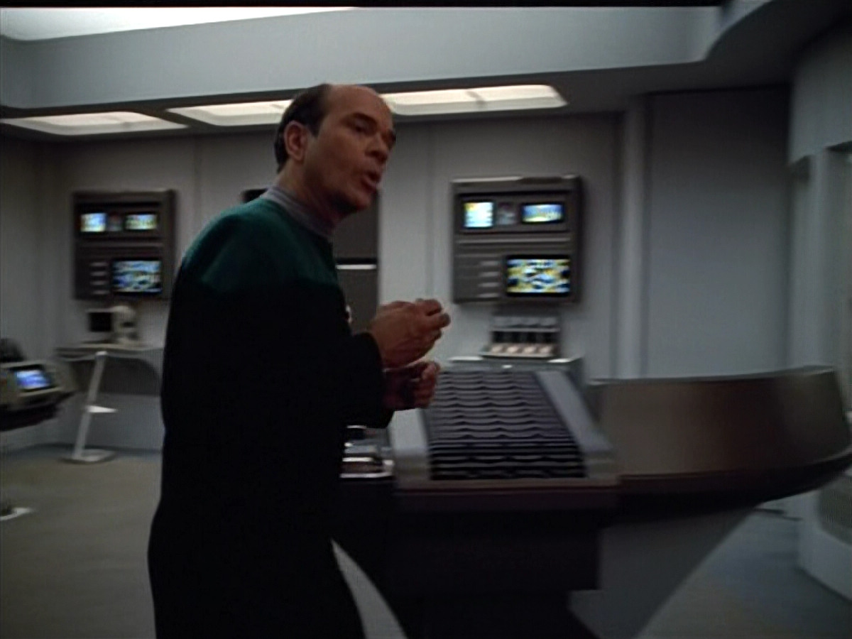 extant_StarTrek_VOY_4x13-WakingMoments_01424.jpg
