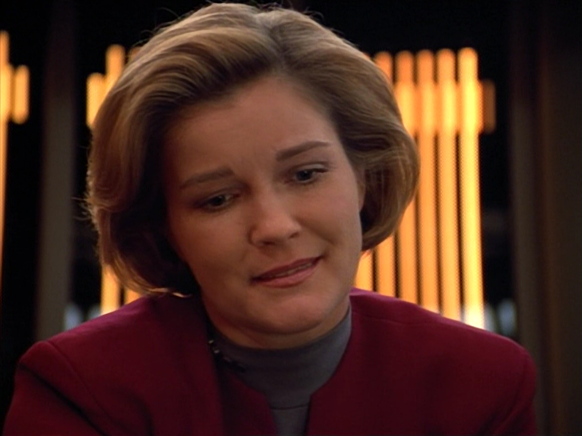 extant_StarTrek_VOY_4x13-WakingMoments_01459.jpg
