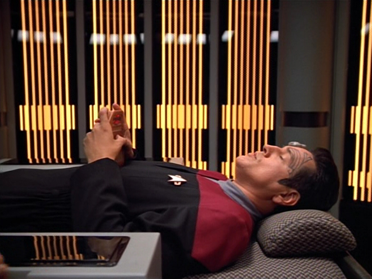 extant_StarTrek_VOY_4x13-WakingMoments_01467.jpg