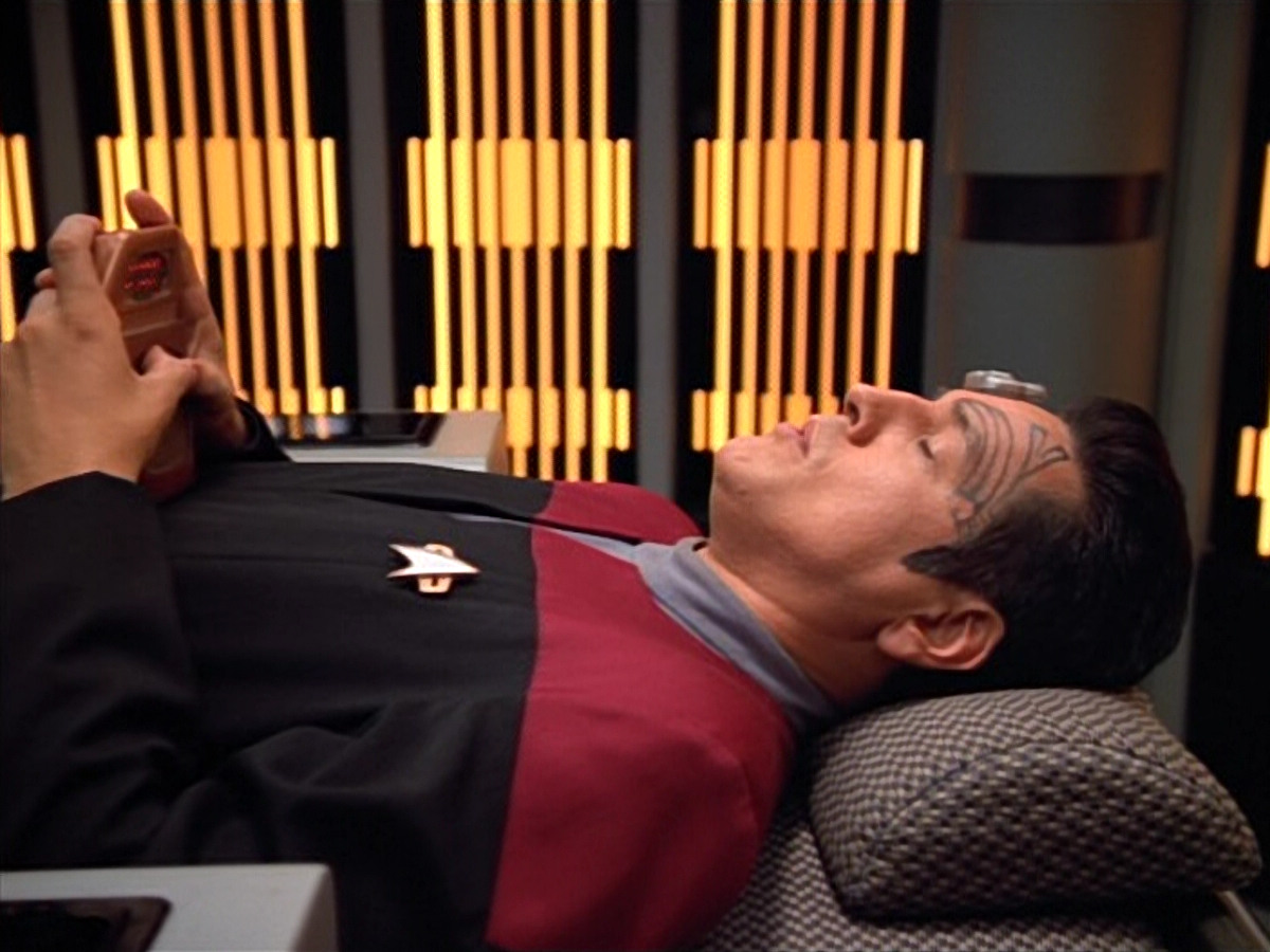 extant_StarTrek_VOY_4x13-WakingMoments_01477.jpg