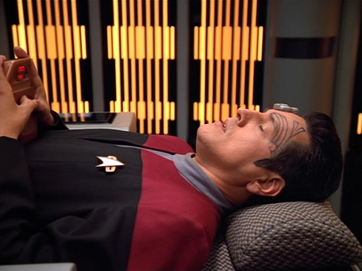 extant_StarTrek_VOY_4x13-WakingMoments_01479.jpg
