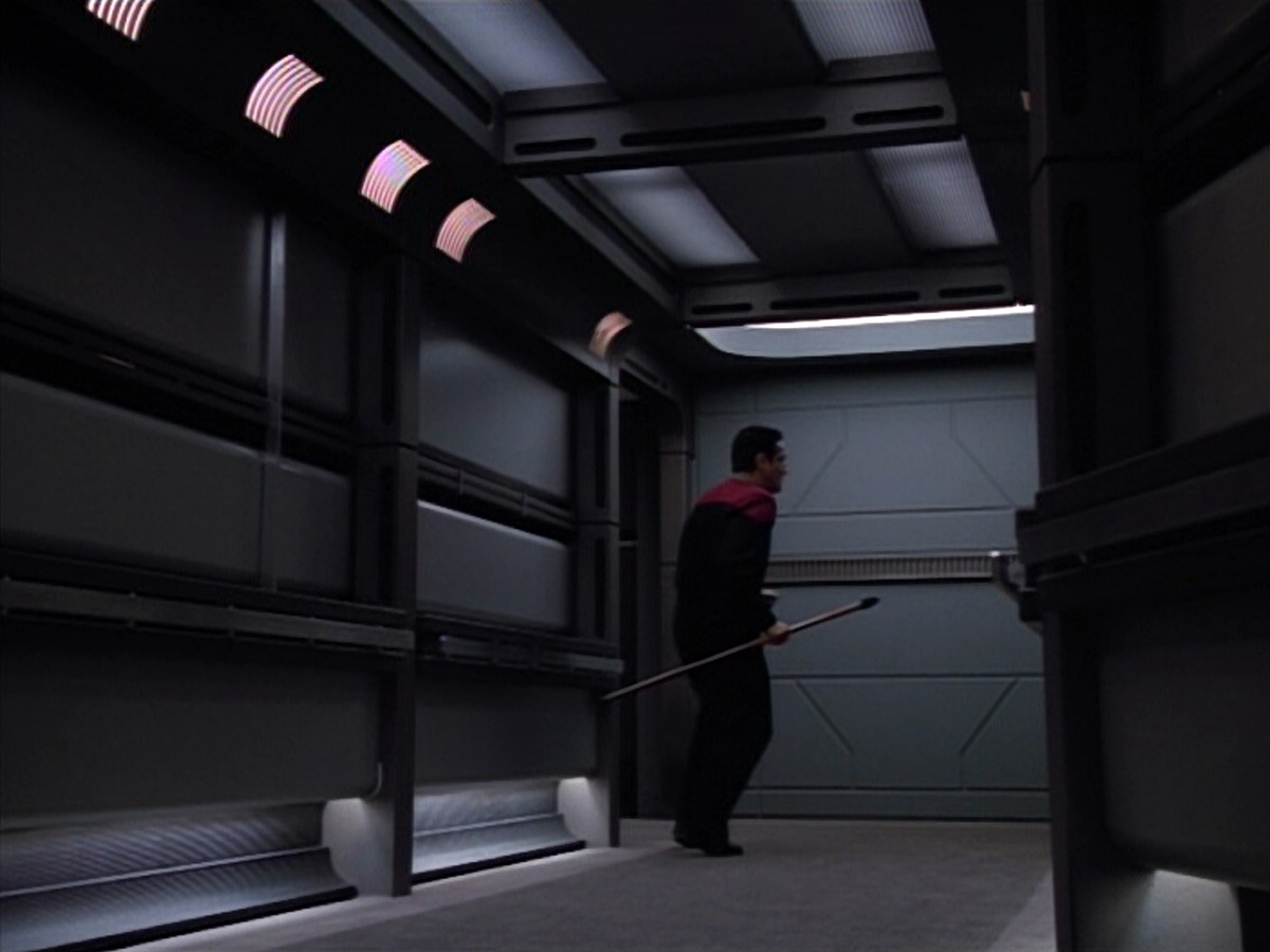 extant_StarTrek_VOY_4x13-WakingMoments_01539.jpg