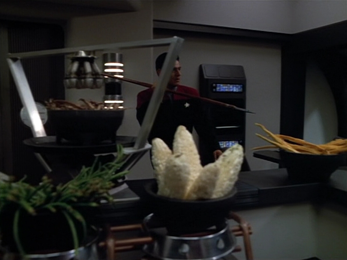 extant_StarTrek_VOY_4x13-WakingMoments_01551.jpg