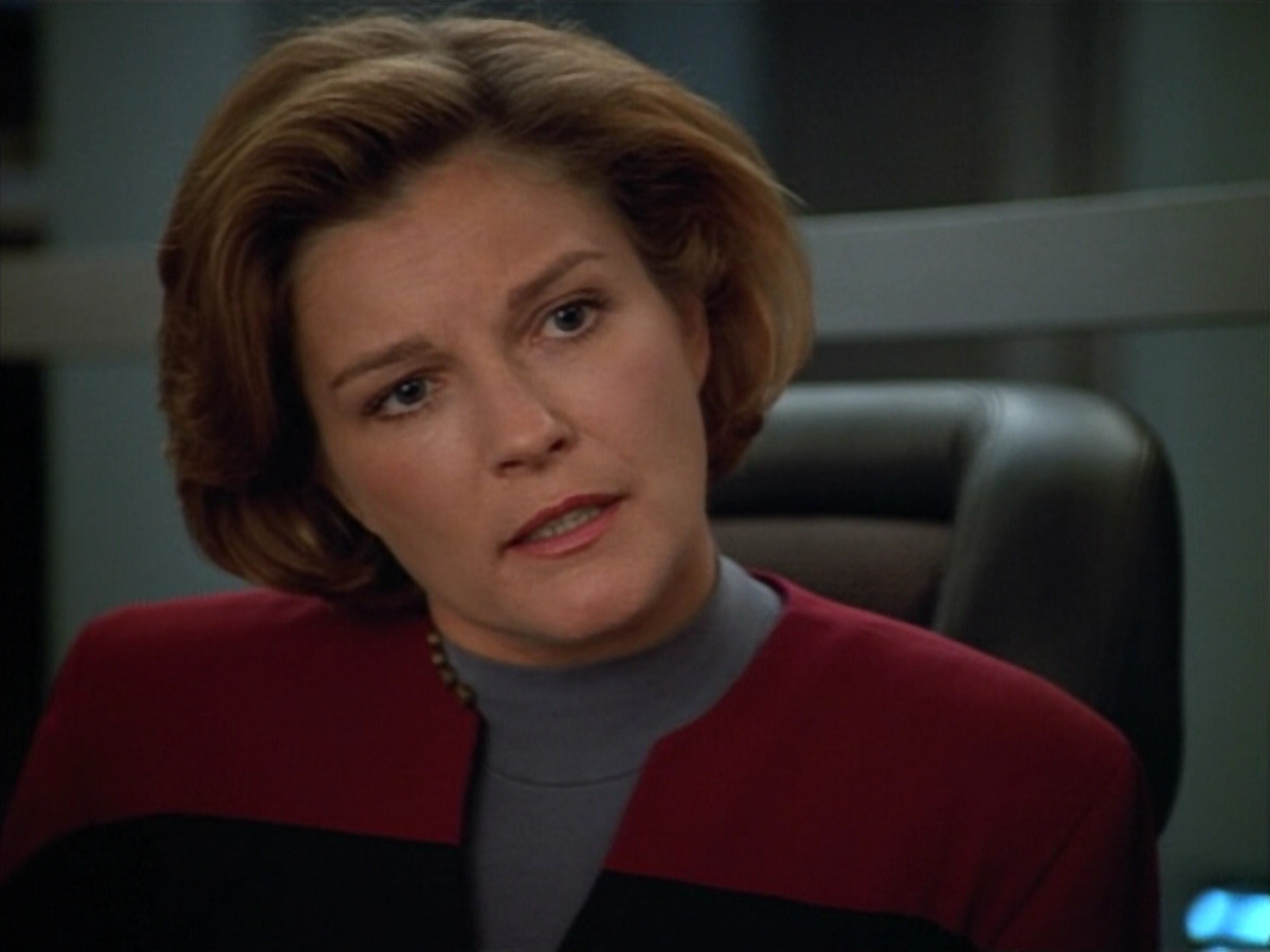 extant_StarTrek_VOY_4x13-WakingMoments_01810.jpg