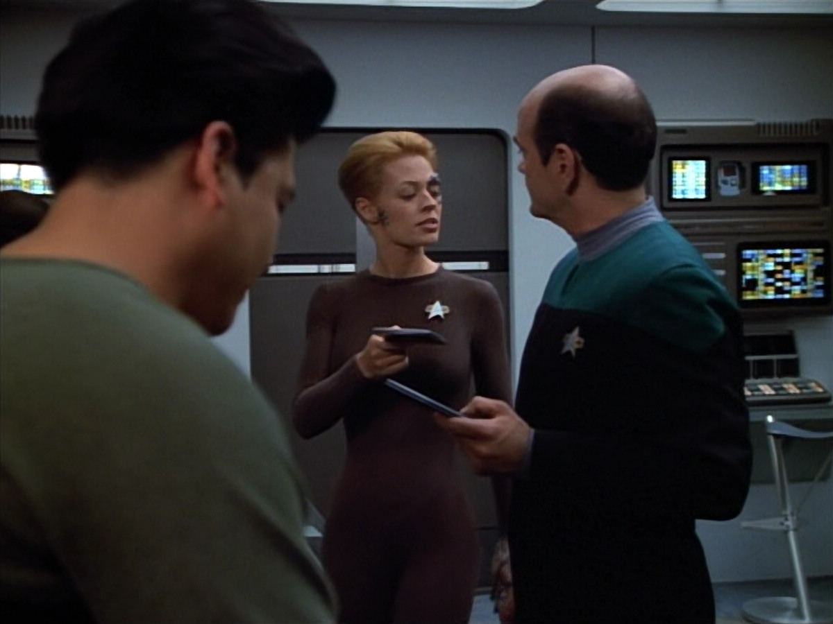 extant_StarTrek_VOY_4x13-WakingMoments_01926.jpg
