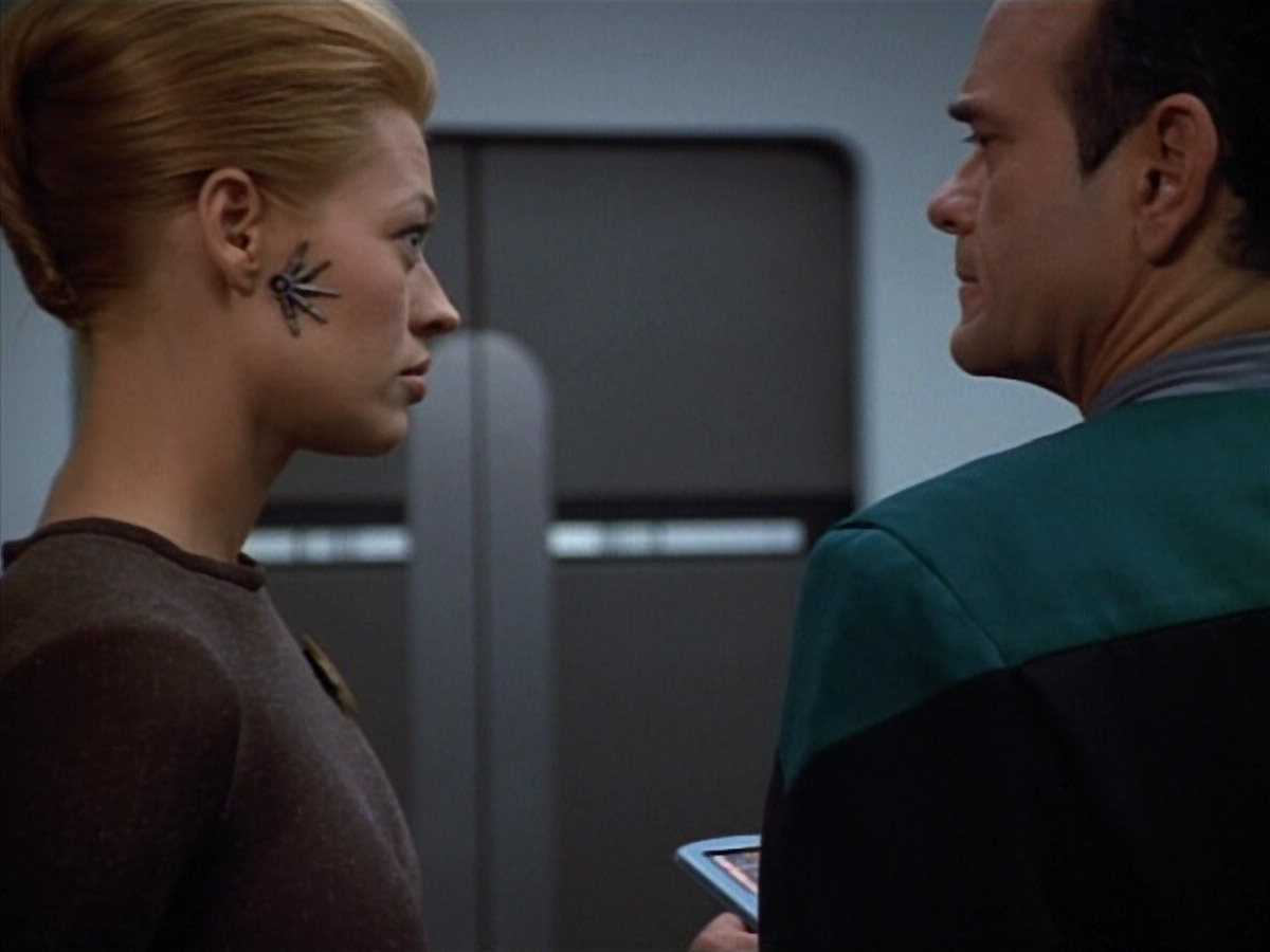 extant_StarTrek_VOY_4x13-WakingMoments_02002.jpg