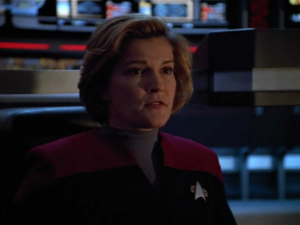 extant_StarTrek_VOY_4x13-WakingMoments_02123.jpg