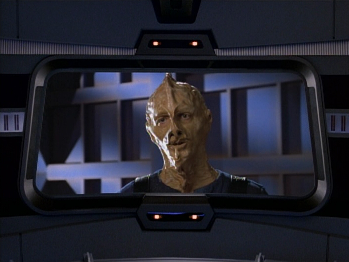 extant_StarTrek_VOY_4x13-WakingMoments_02209.jpg