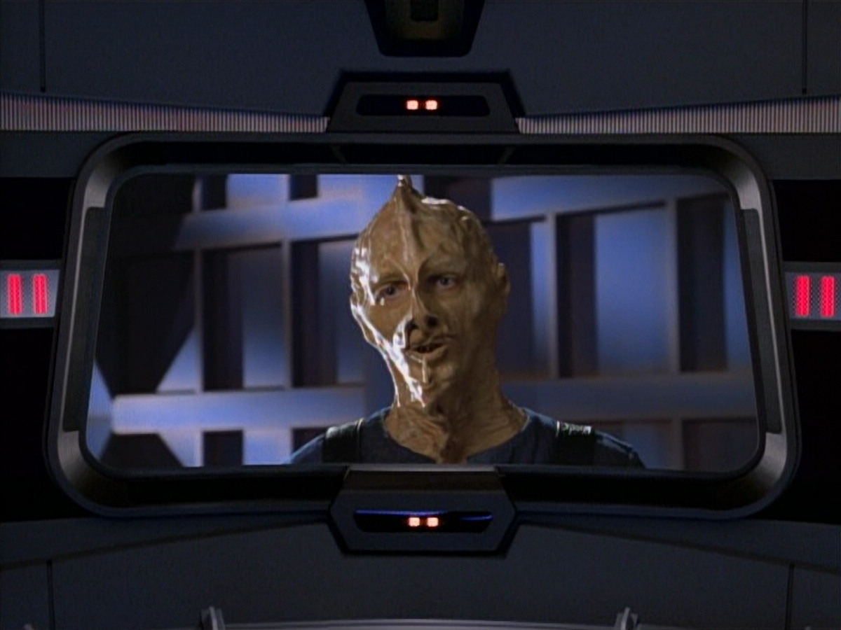 extant_StarTrek_VOY_4x13-WakingMoments_02210.jpg