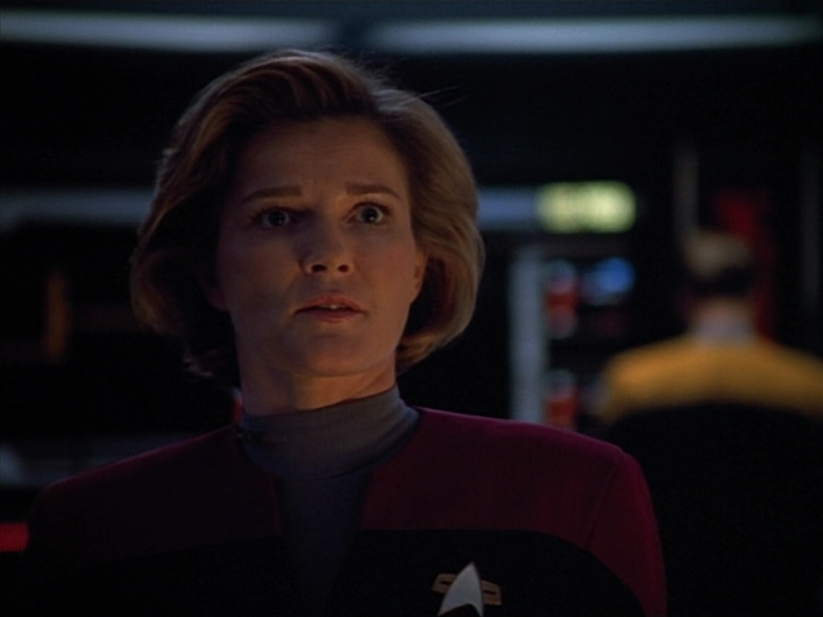 extant_StarTrek_VOY_4x13-WakingMoments_02229.jpg