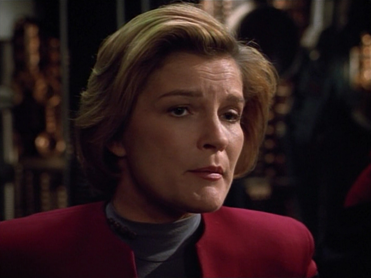 extant_StarTrek_VOY_4x13-WakingMoments_02318.jpg