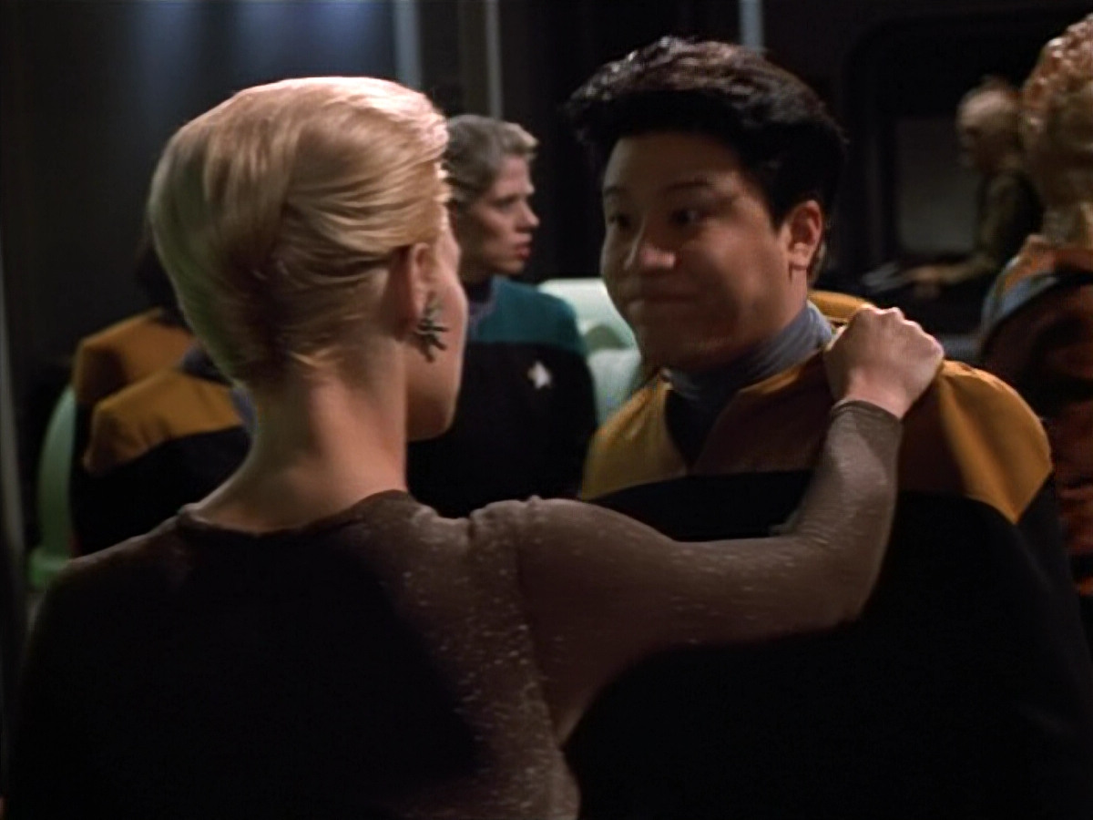 extant_StarTrek_VOY_4x13-WakingMoments_02355.jpg