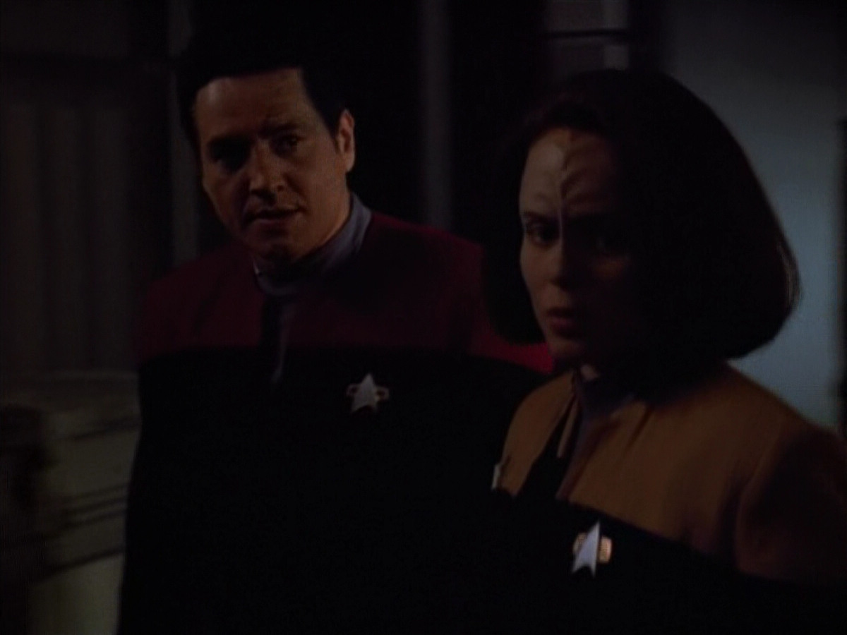 extant_StarTrek_VOY_4x13-WakingMoments_02381.jpg