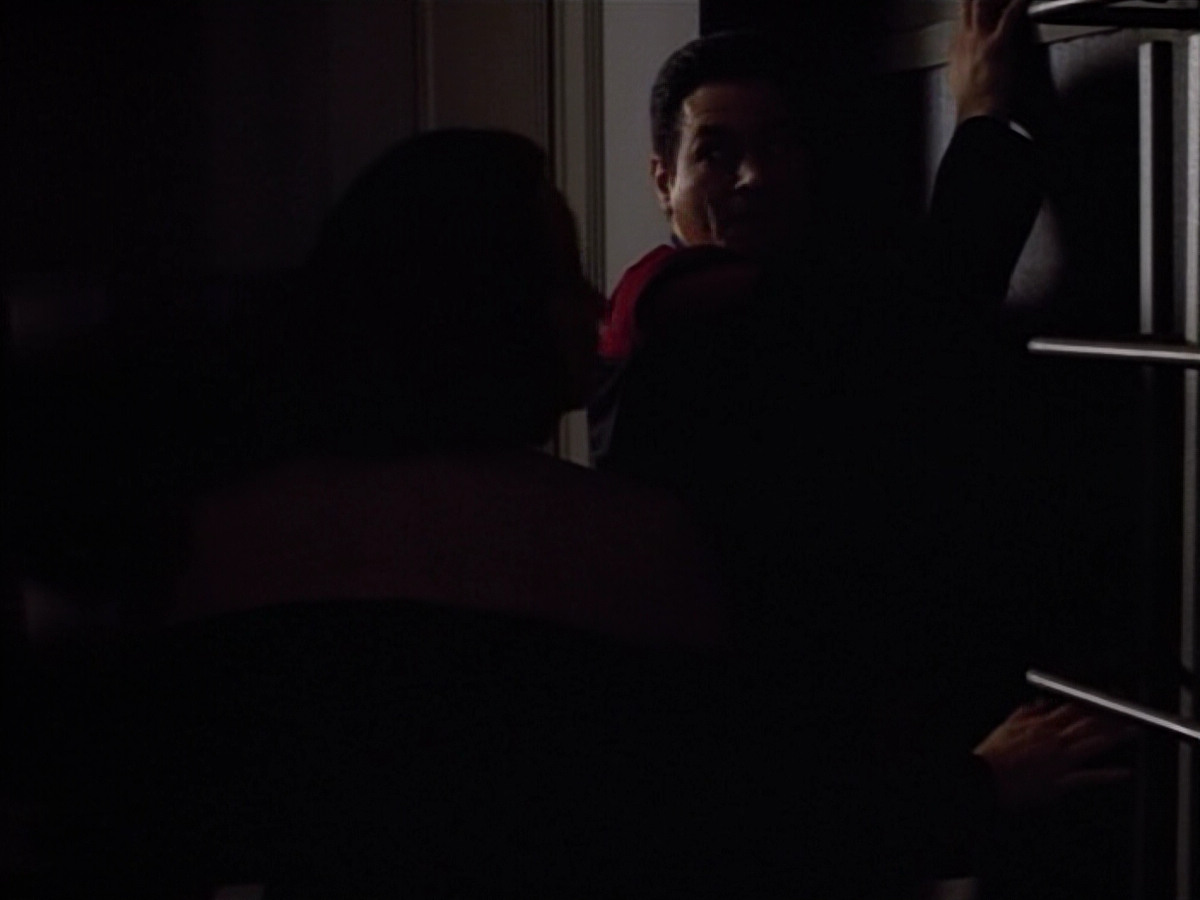 extant_StarTrek_VOY_4x13-WakingMoments_02386.jpg