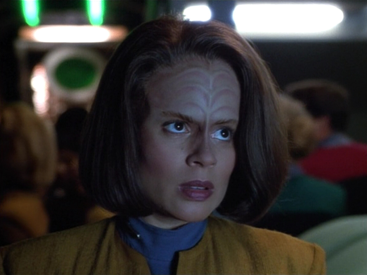 extant_StarTrek_VOY_4x13-WakingMoments_02409.jpg