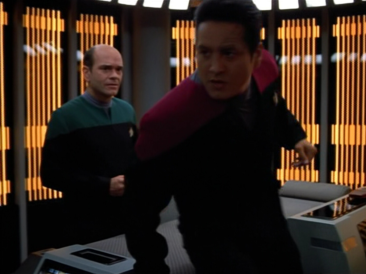 extant_StarTrek_VOY_4x13-WakingMoments_02442.jpg