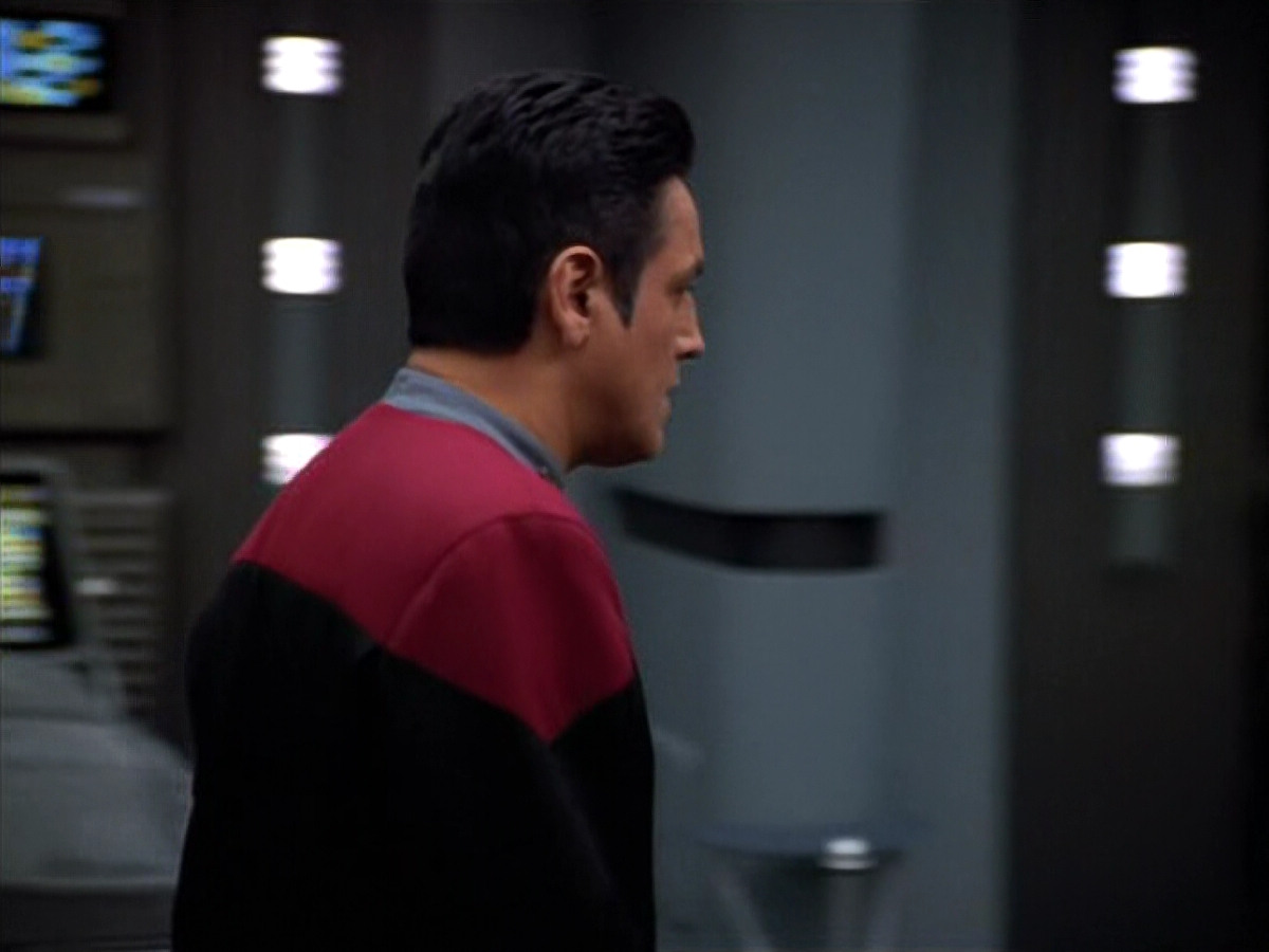 extant_StarTrek_VOY_4x13-WakingMoments_02576.jpg