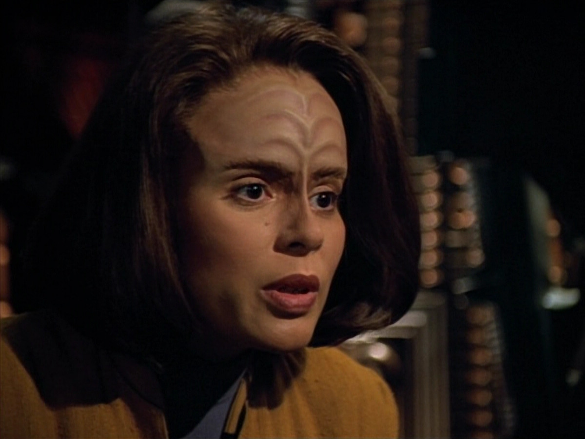 extant_StarTrek_VOY_4x13-WakingMoments_02741.jpg