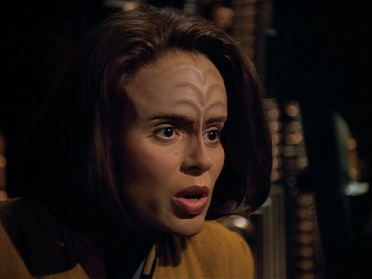 extant_StarTrek_VOY_4x13-WakingMoments_02743.jpg