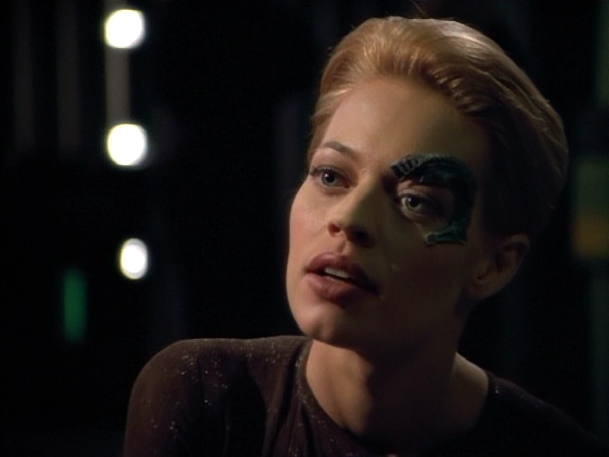 extant_StarTrek_VOY_4x13-WakingMoments_02845.jpg