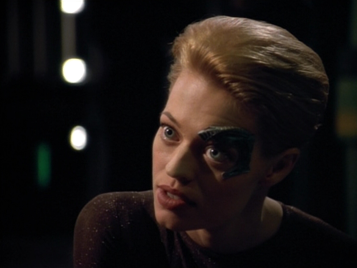 extant_StarTrek_VOY_4x13-WakingMoments_02853.jpg