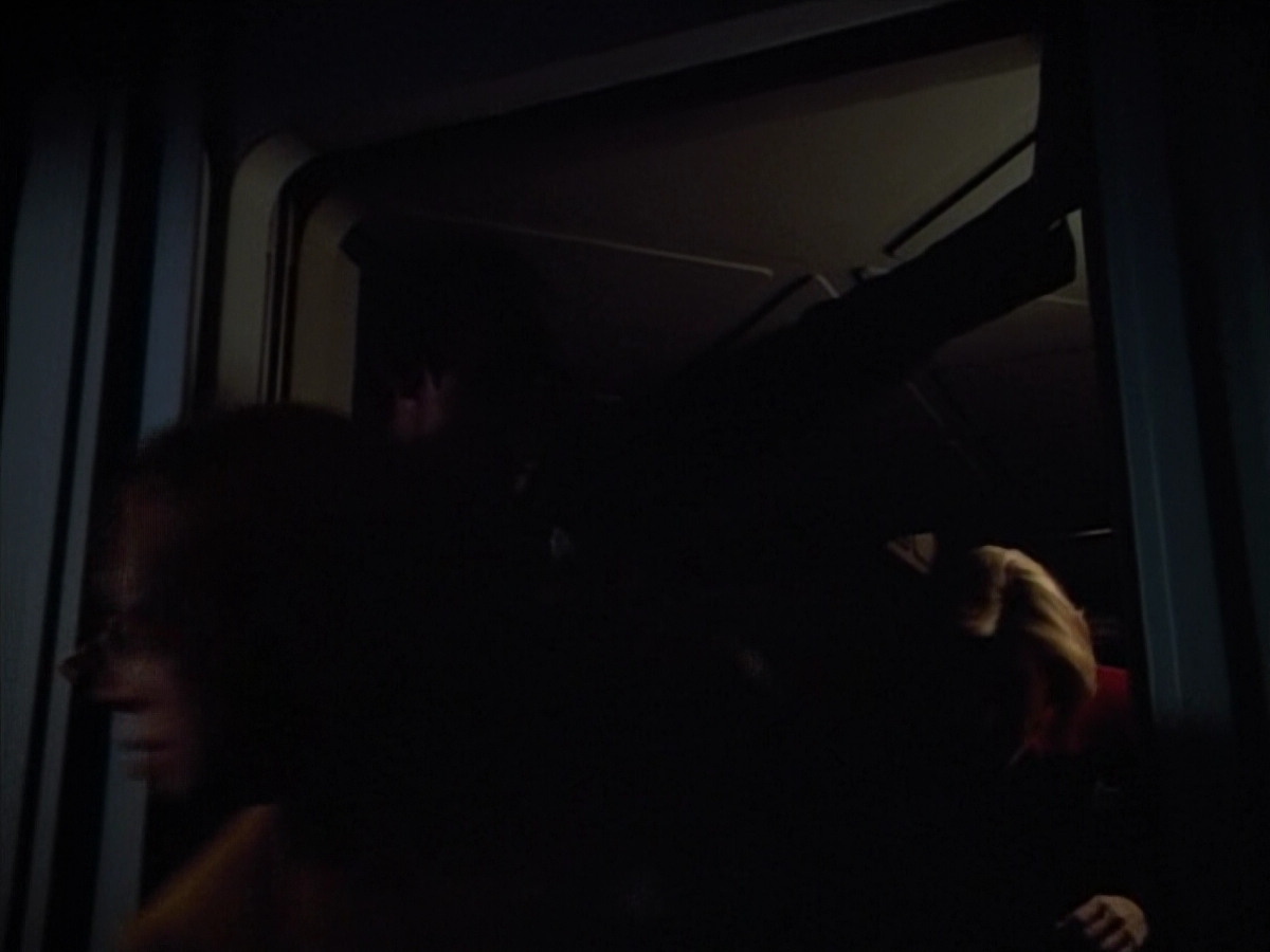 extant_StarTrek_VOY_4x13-WakingMoments_02892.jpg