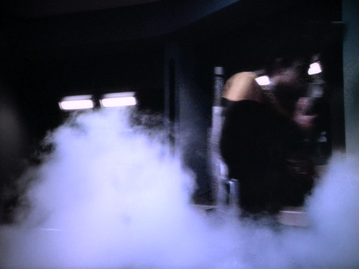 extant_StarTrek_VOY_4x13-WakingMoments_02973.jpg