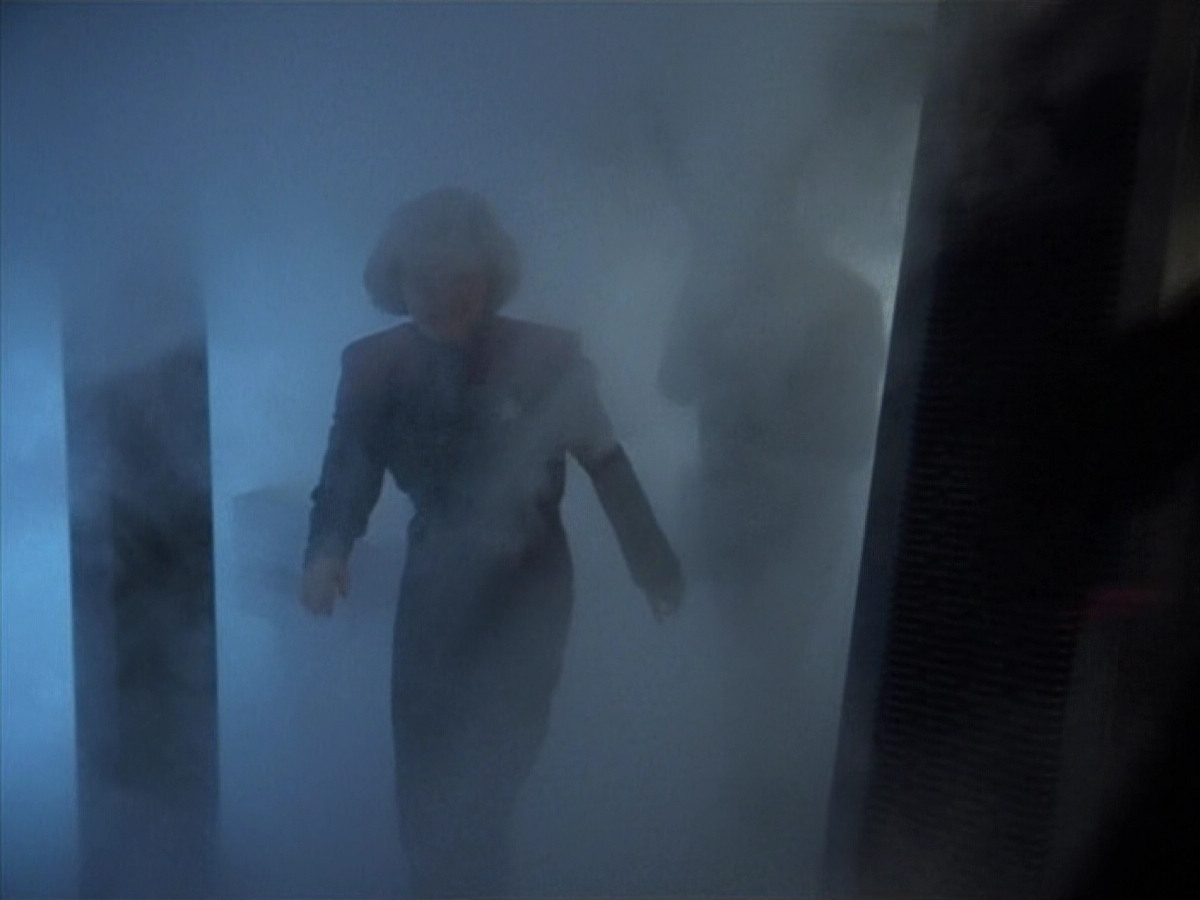 extant_StarTrek_VOY_4x13-WakingMoments_02975.jpg