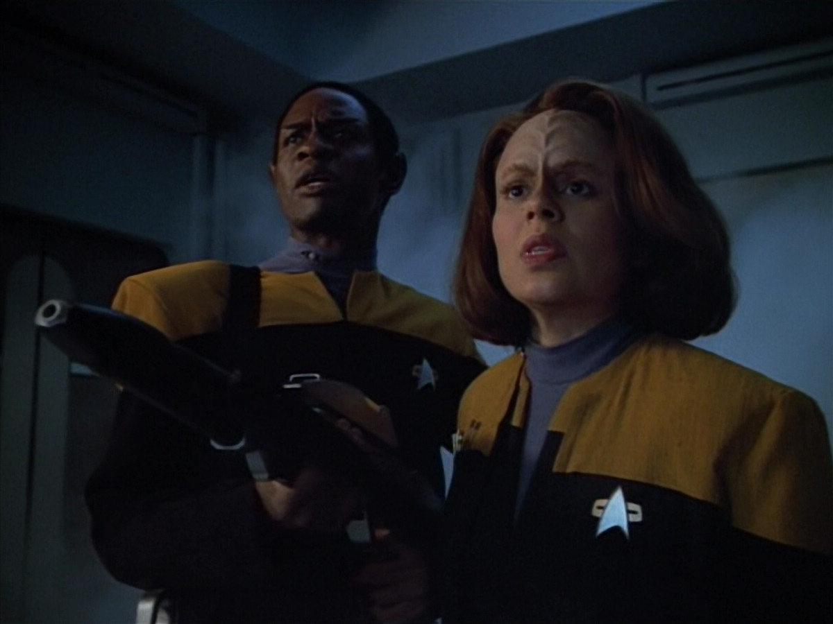 extant_StarTrek_VOY_4x13-WakingMoments_02985.jpg