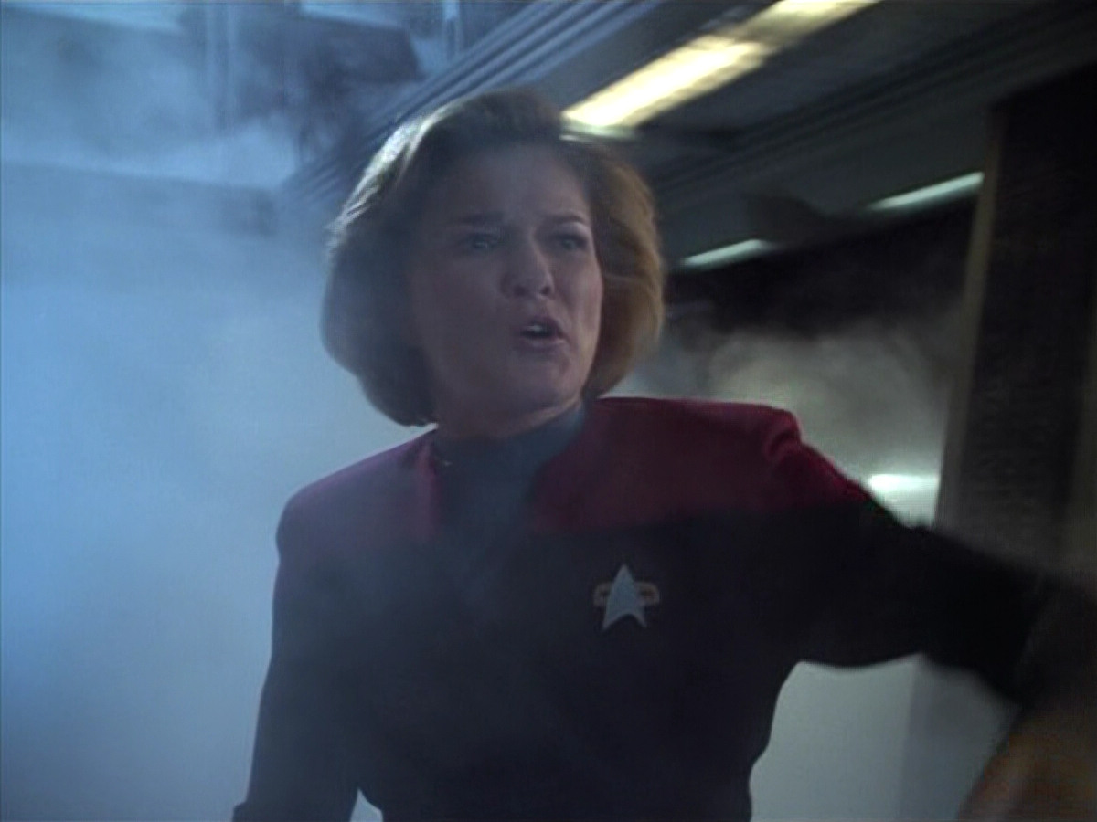 extant_StarTrek_VOY_4x13-WakingMoments_02993.jpg