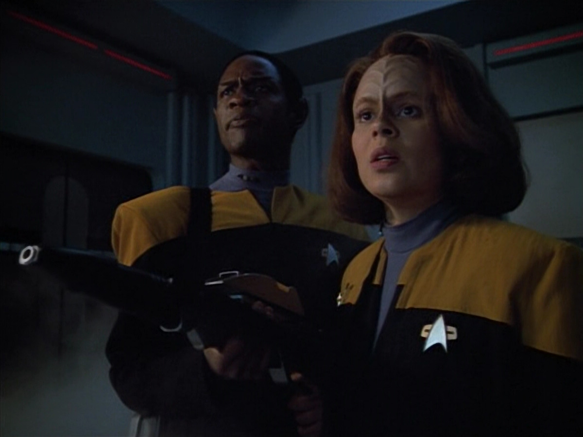 extant_StarTrek_VOY_4x13-WakingMoments_02994.jpg