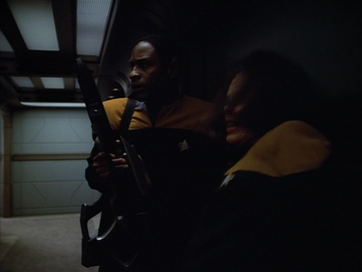 extant_StarTrek_VOY_4x13-WakingMoments_03010.jpg